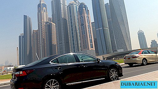 Taxi Uber volverá a circular por las carreteras de la capital de los EAU