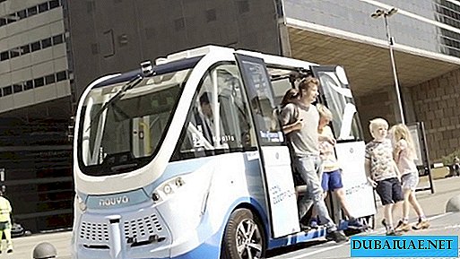 Une ville intelligente des EAU lance des bus sans pilote