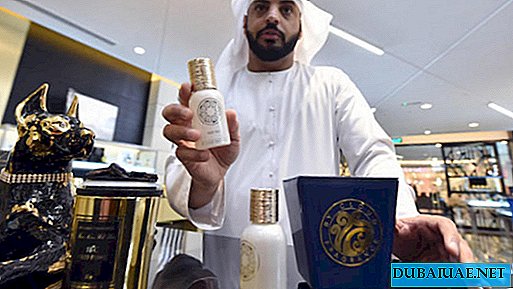 In de Verenigde Arabische Emiraten creëerde een speciaal parfum ter ere van de vader van de natie
