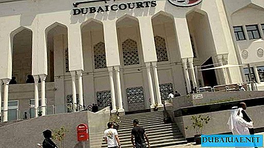 V Dubaju je moški posilil Uzbekistano in brez obleke izstopil na ulico