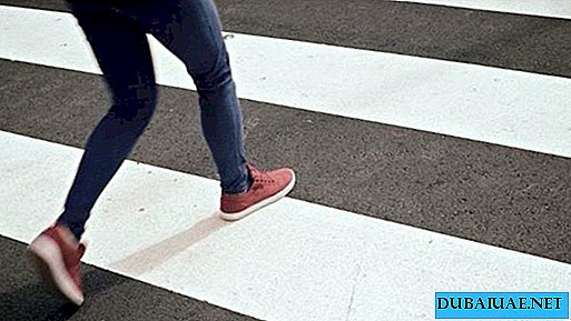 Em Dubai, serão aplicadas multas a motoristas que não permitem pedestres