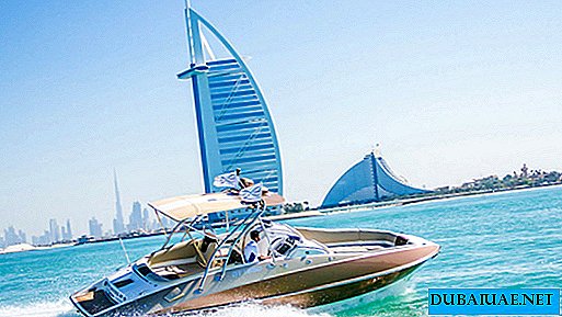 I Dubai dök en efterfrågningstjänst för nödbåtar på begäran
