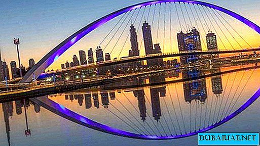 Il ponte della tolleranza appare a Dubai