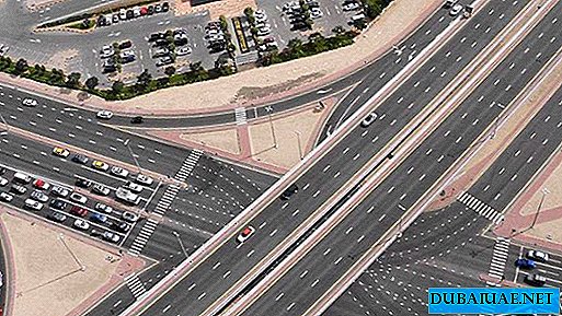 Em Dubai, foi lançado um projeto para descarregar a rodovia central