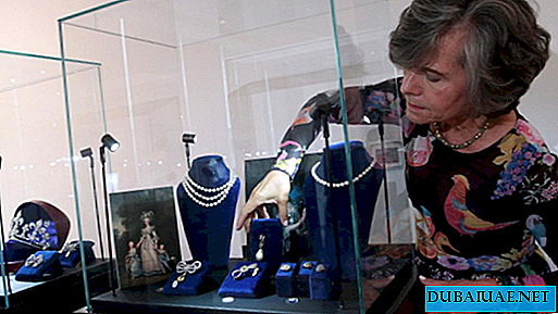 Dubaj gosti razstavo nakita Marie Antoinette