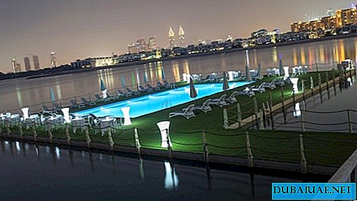 दुबई ने देश में पहला फ्लोटिंग पूल लॉन्च किया