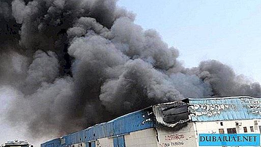 En el emirato de Sharja, un incendio destruyó millones de dirhams.