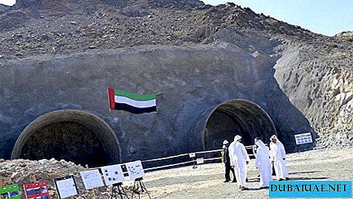 In den Vereinigten Arabischen Emiraten wird eine neue Straße von Sharjah nach Khor Fakkan eröffnet