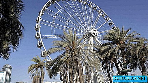 Nos Emirados Árabes Unidos, a roda gigante foi movida para um novo local