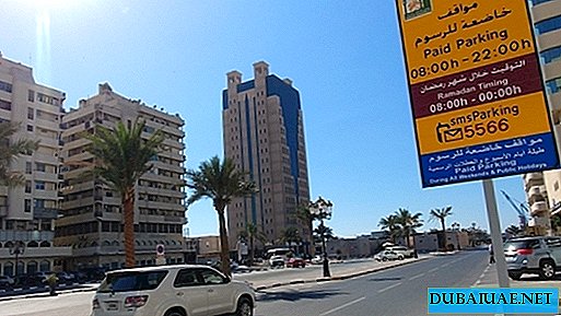 Nos Emirados Árabes Unidos, o estacionamento será gratuito durante as férias