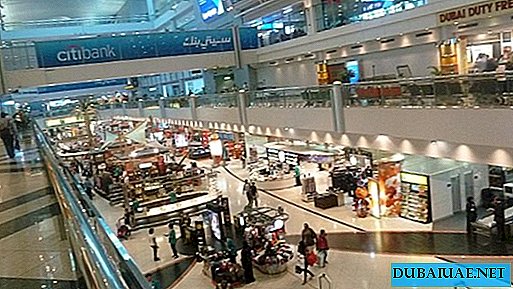 Nos Emirados Árabes Unidos, os passageiros em trânsito serão mais fáceis de obter vistos de entrada