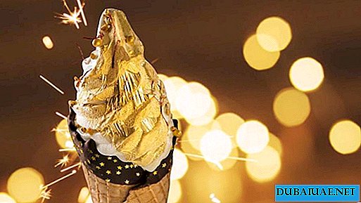 Essbare goldene Eiscreme wird im Dubai Hotel serviert