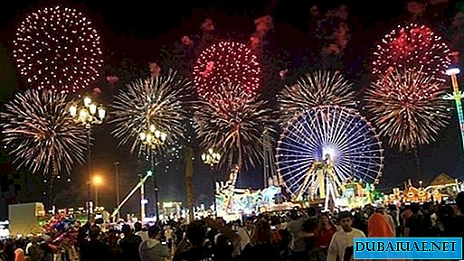 Le autorità degli Emirati Arabi Uniti ricordano il pericolo di fuochi d'artificio durante le vacanze