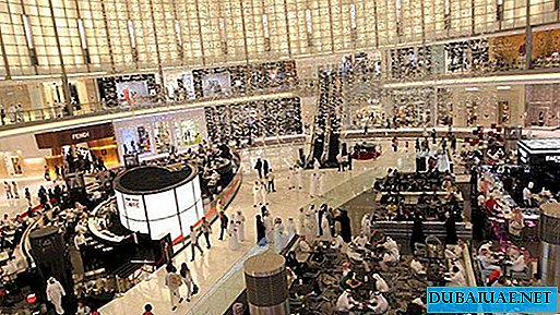 You can now earn air miles for shopping in the largest mall in Dubai