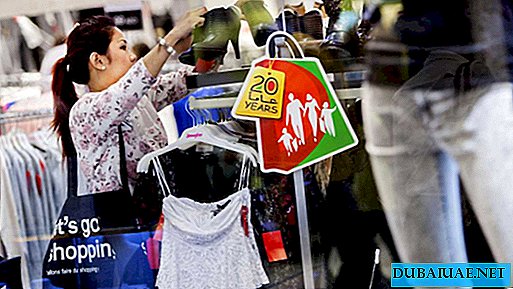 Dubai's famous shopping festival extended for a week